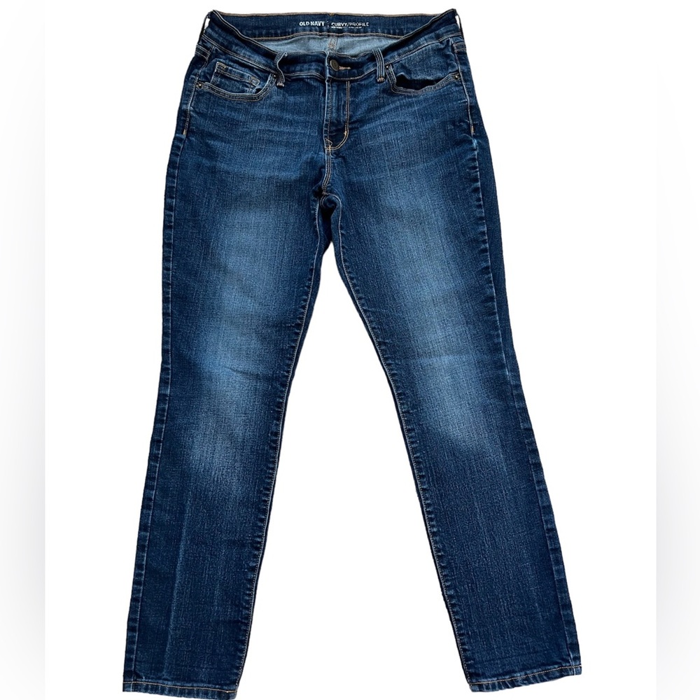 Old Navy 8 short curvy mid rise jeans great condition A-44